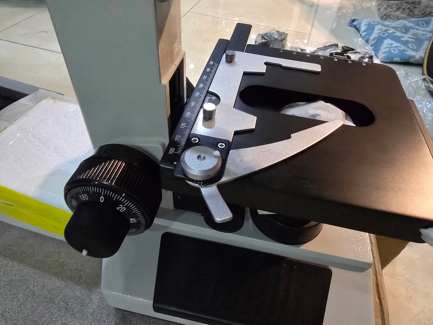 Microscopio omax trinocular M837L