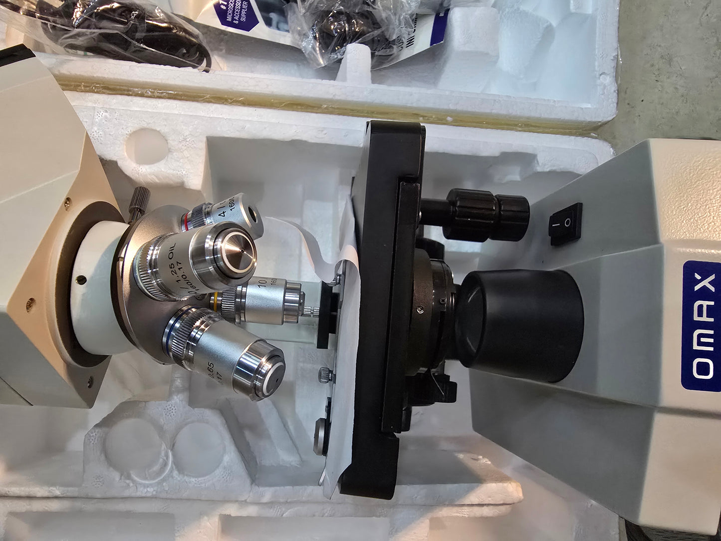 Microscopio compuesto trinocular serie OMAX M83EZ