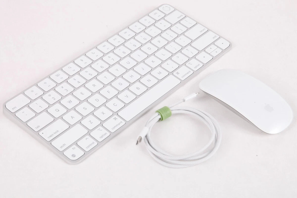 Teclado Apple y  magic mouse